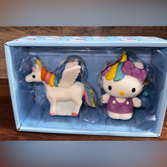 Hello Kitty Unicorn 🦄 Ceramic Salt & Pepper Shaker Set - NEW - Picture 3 of 7